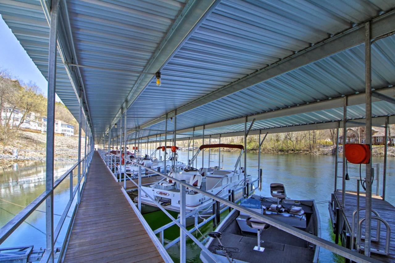 With Taneycomo Access! * Branson