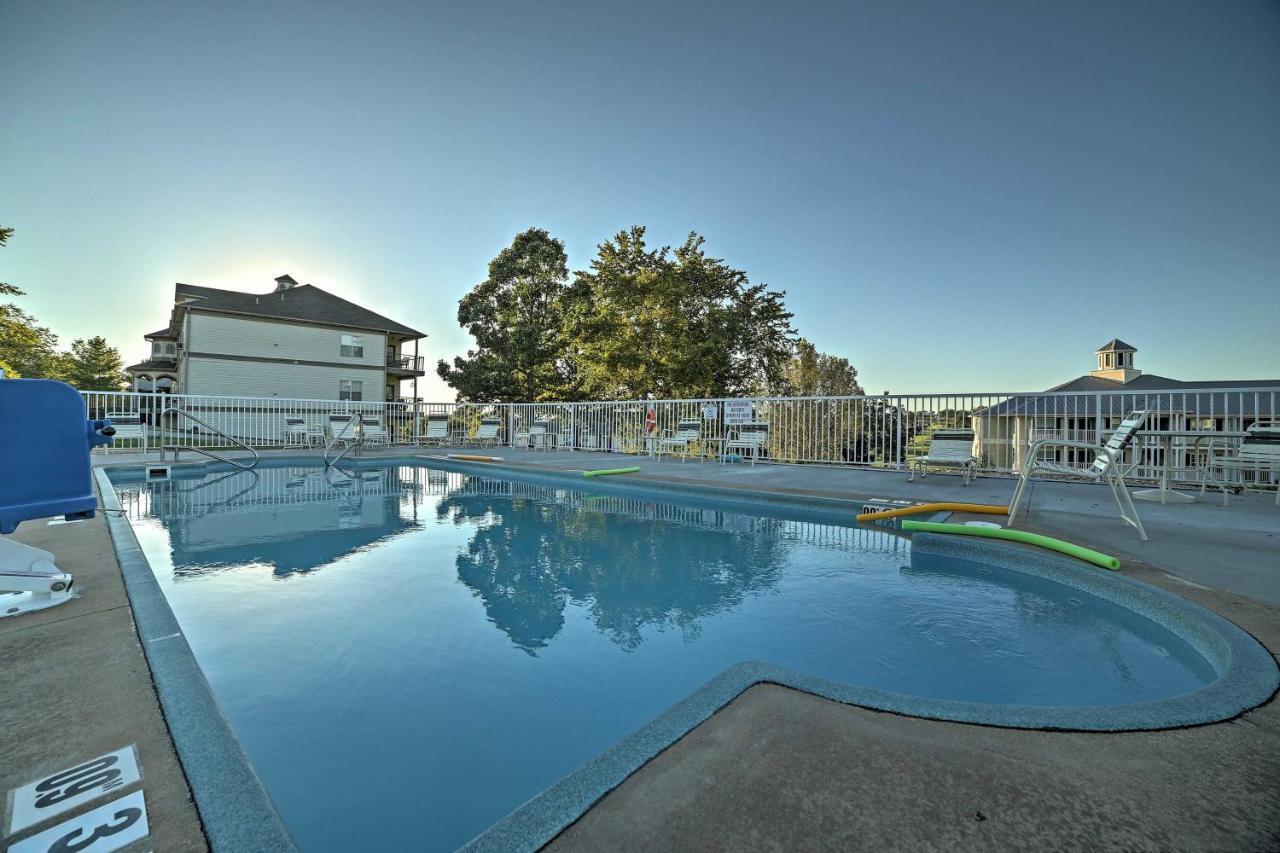On Golf Course, 4 Mi To Downtown Apartment