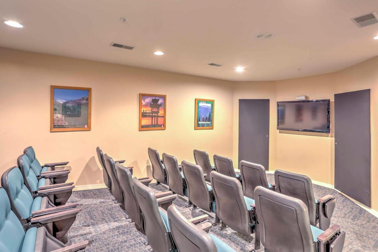 Apartment On Golf Course, 4 Mi To Downtown