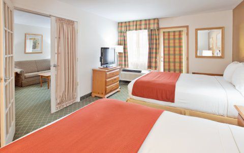 Express & 76 By Ihg 2*