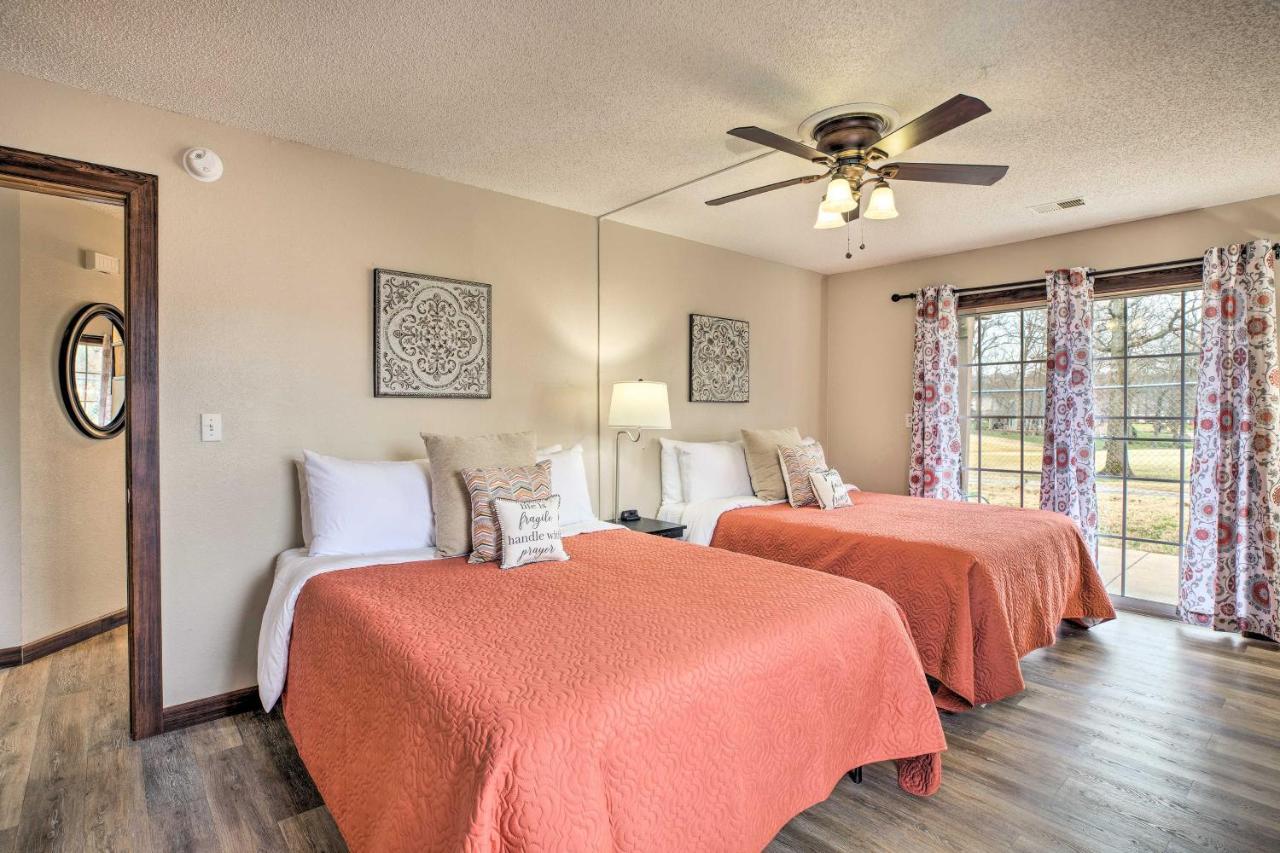 Apartment Family With Indoor Pool And Patio