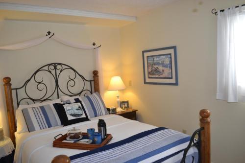 Anchor On The Lake Hotel
