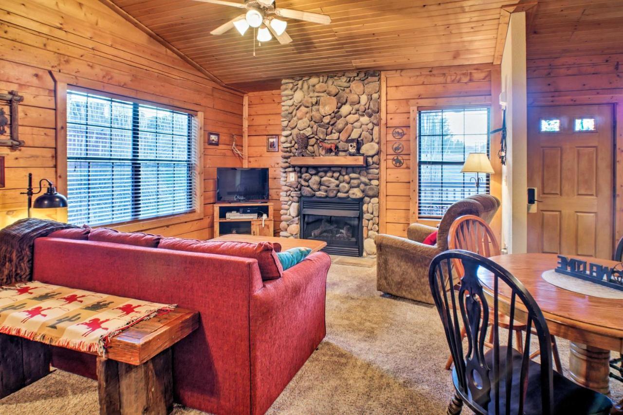 Cabin-style Studio Right Off The Strip! * Branson