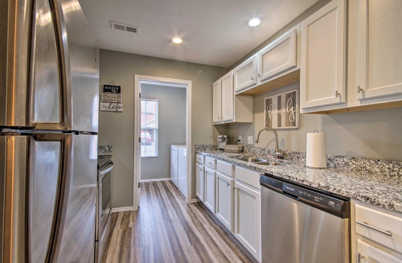 Family Getaway - 5 Mi To Silver Dollar City! Apartment