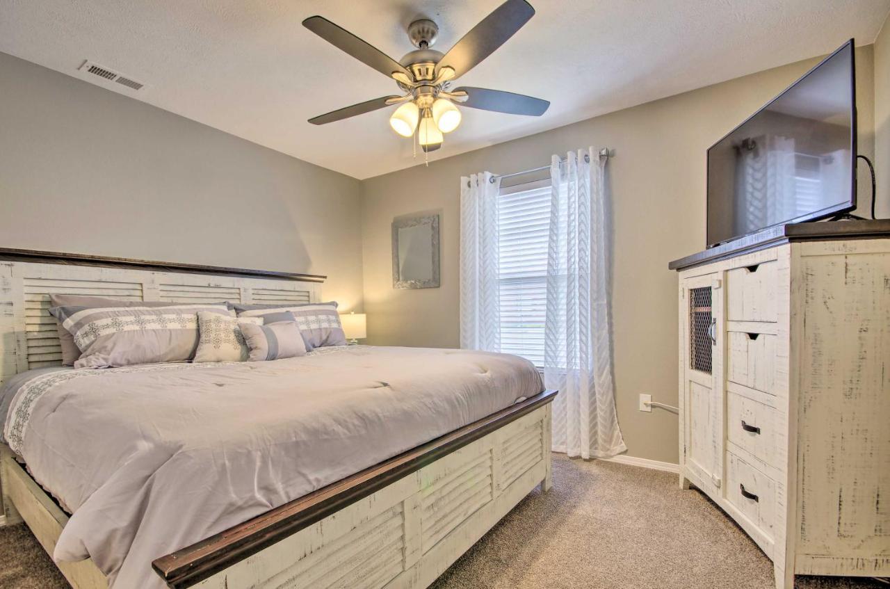 Family Getaway - 5 Mi To Silver Dollar City! Apartment *