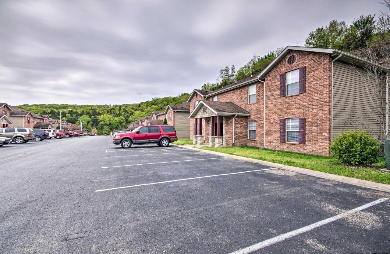 Family Getaway - 5 Mi To Silver Dollar City! Apartment *