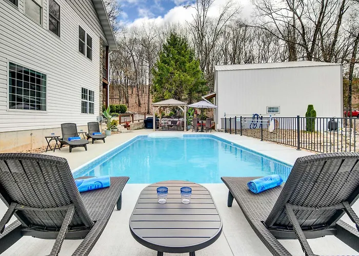 Secluded Branson Escape With Pool And Game Room!