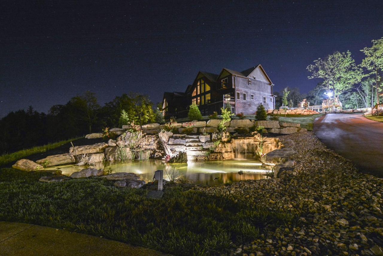 Holiday home Luxury Lakefront 2mi To Silver Dollar Pool Theatre Kayaks *