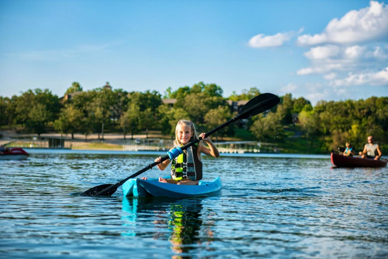 Luxury Lakefront 2mi To Silver Dollar Pool Theatre Kayaks Holiday home *