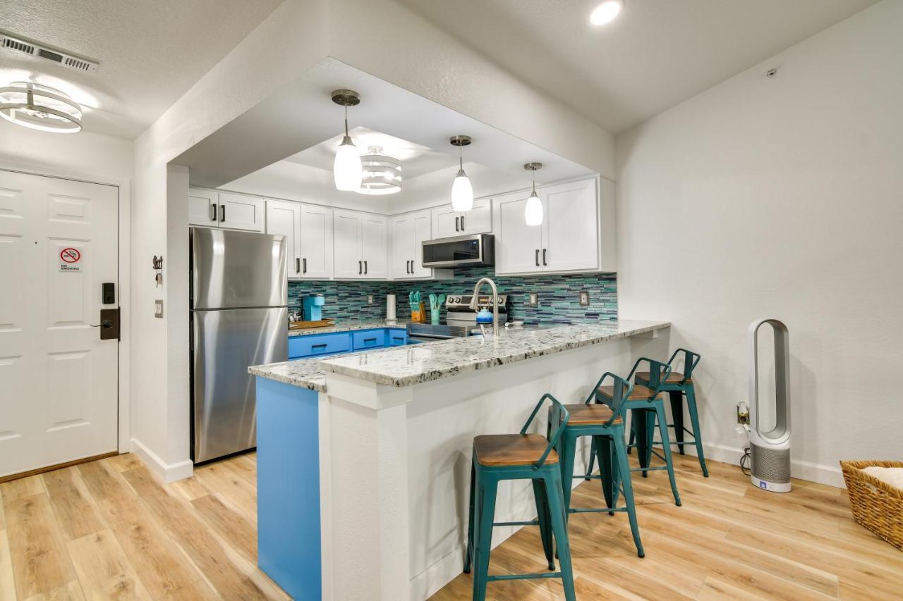 Modern On Thousand Hills Golf Course Apartment *