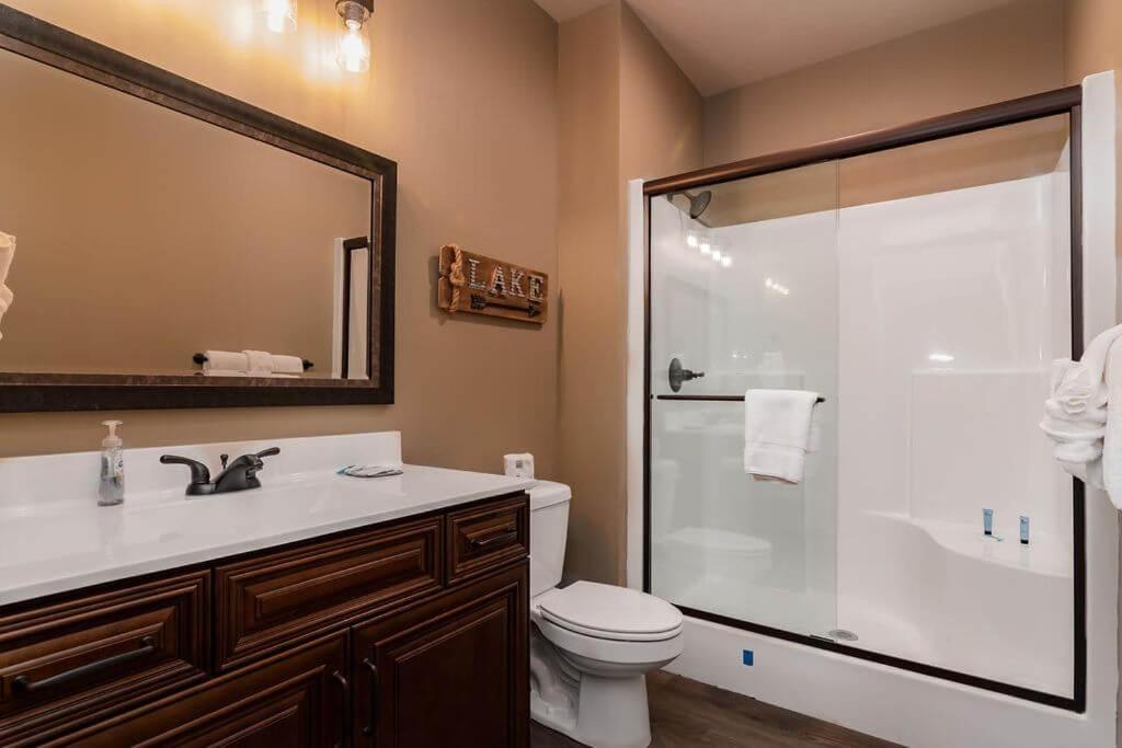 Staycation With Indoor Pool And Basketball Court