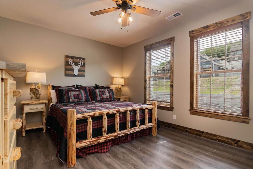 Staycation With Indoor Pool And Basketball Court * Branson