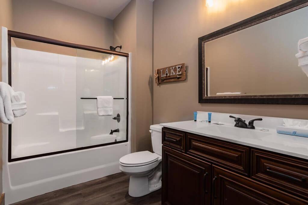 Staycation With Indoor Pool And Basketball Court *