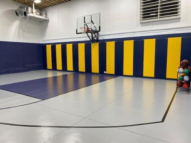 Staycation With Indoor Pool And Basketball Court