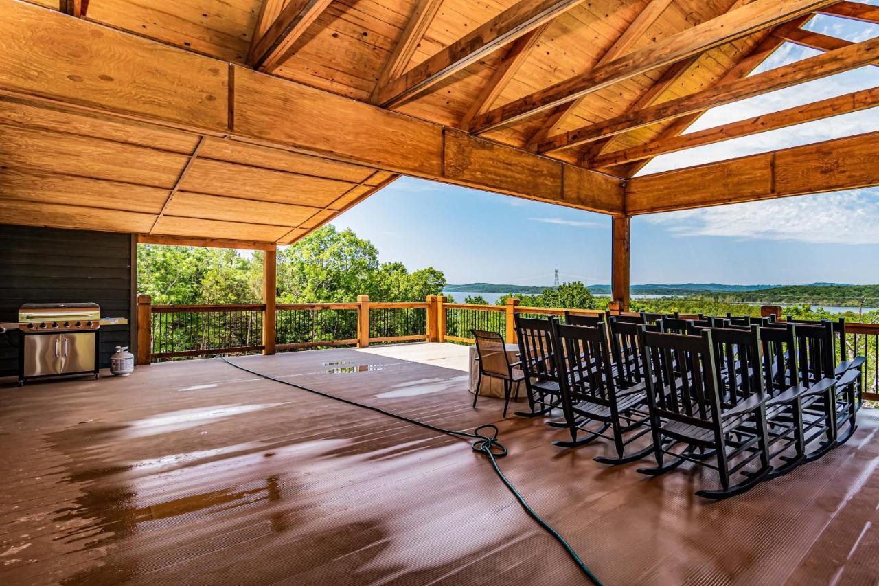 Staycation With Indoor Pool And Basketball Court Branson