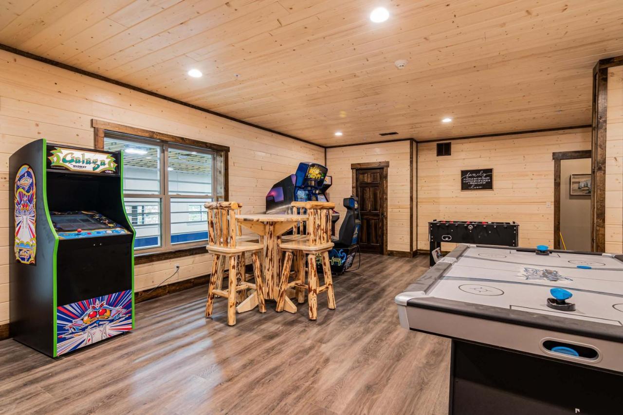Staycation With Indoor Pool And Basketball Court