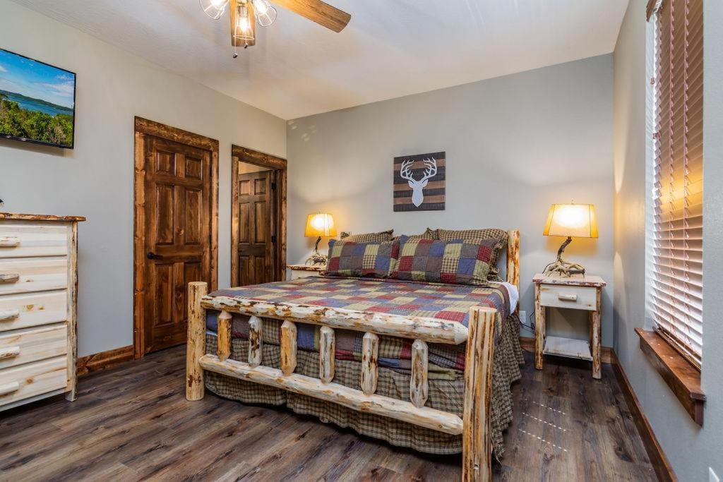 Staycation With Indoor Pool And Basketball Court Lodge