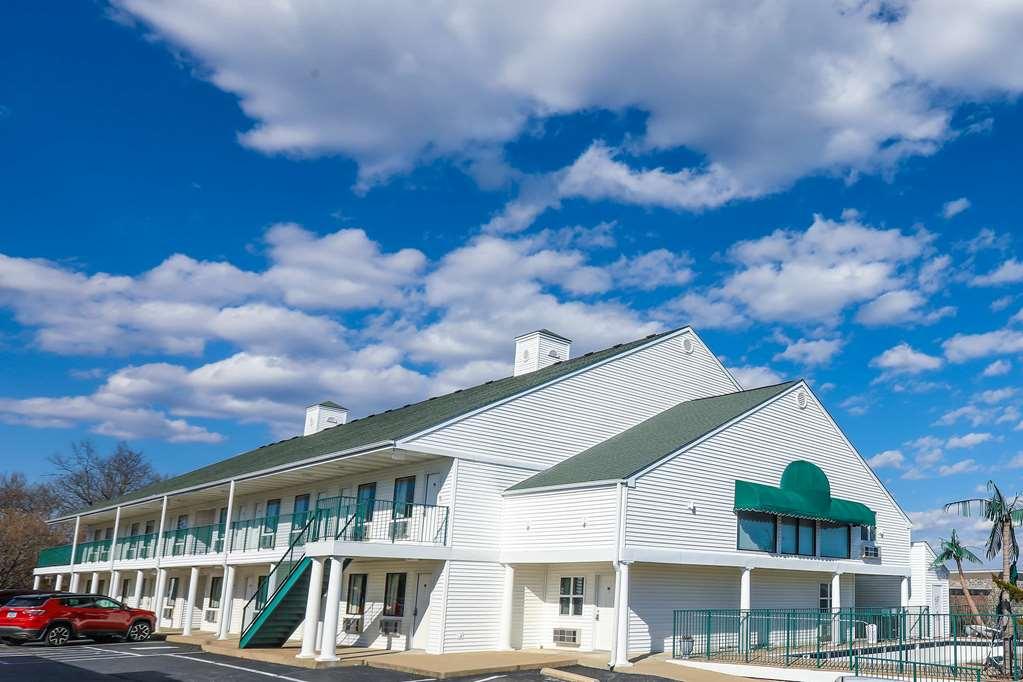 Super 8 By Wyndham - Shepherd Of The Hills Exwy 2* Branson