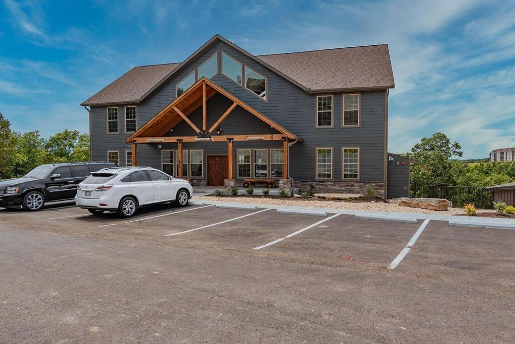 Staycation With Indoor Pool And Basketball Court Lodge *