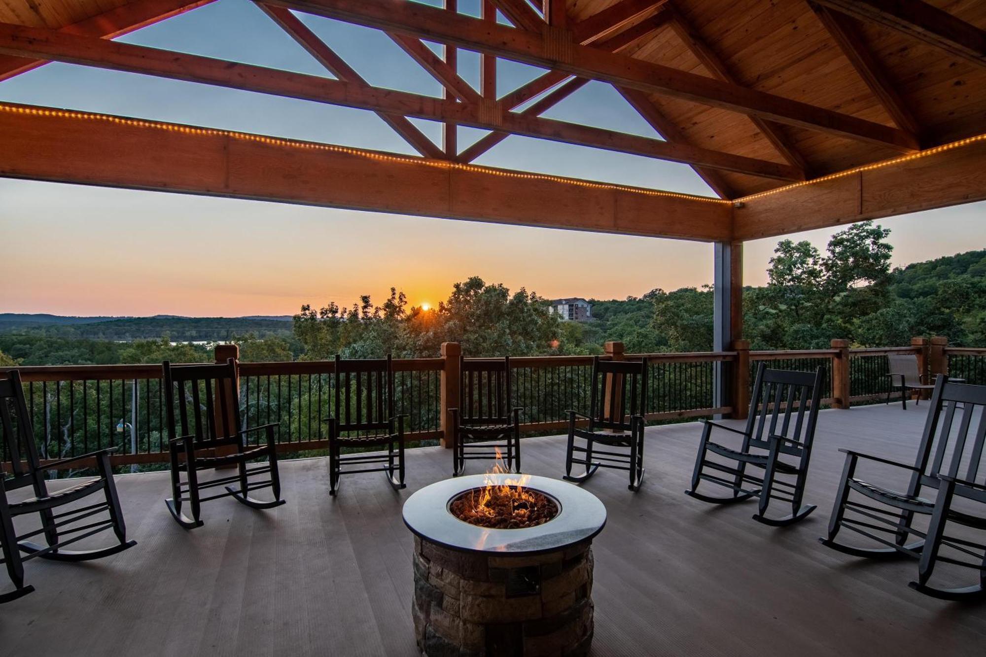 Staycation With Indoor Pool And Basketball Court Lodge Branson