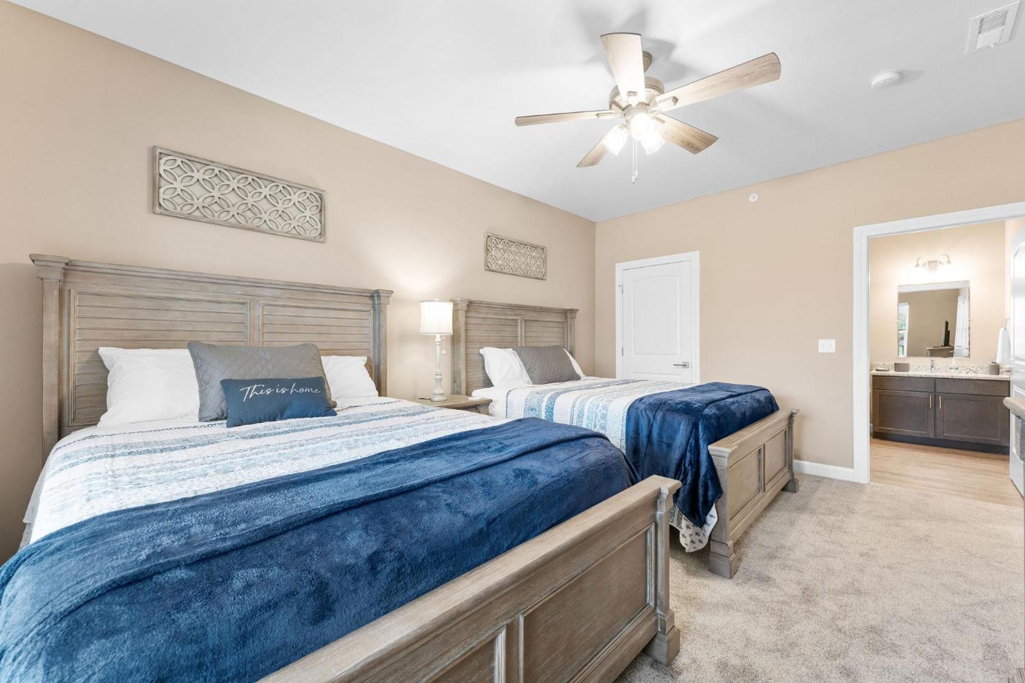 Spacious Retreat, Heart Of The City, Indoor Pool, Free Attraction Tickets! Branson