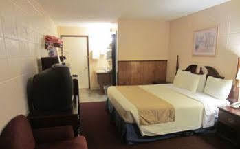 Americas Value & - Near The Strip Motel 2*