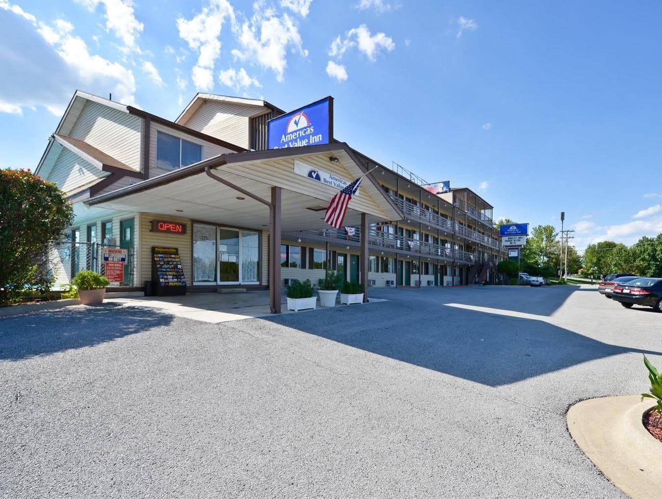 Americas Value & - Near The Strip Motel 2*