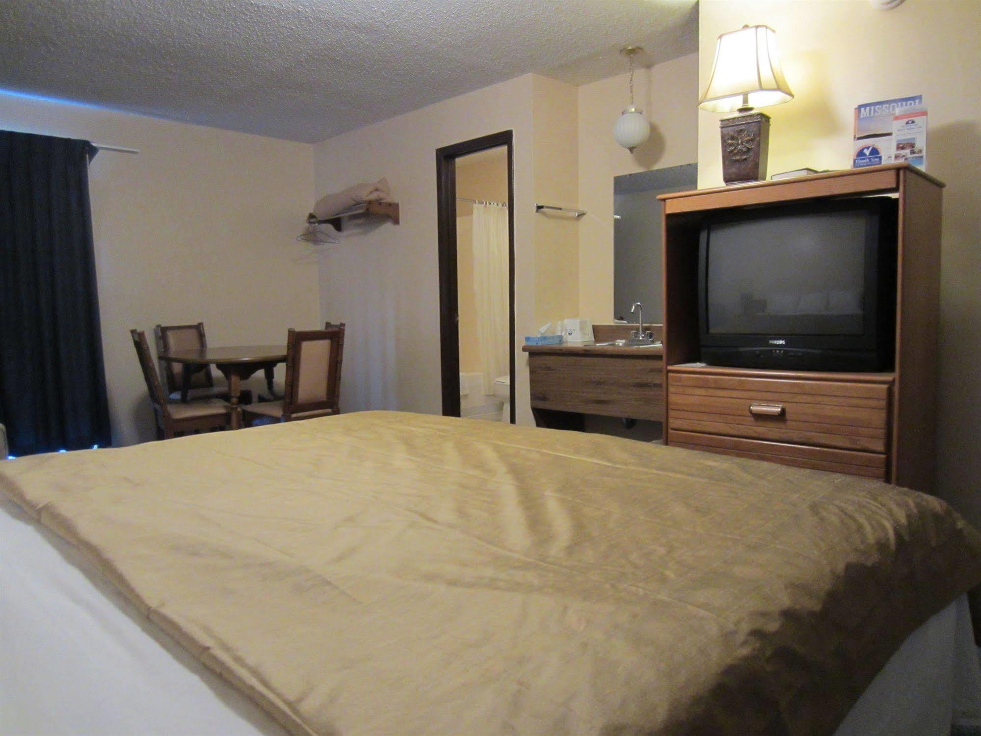 Motel Americas Value & - Near The Strip