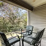 Quiet And Serene Condo In Branson