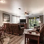Quiet And Serene Condo In Branson