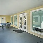 Centrally Located Branson Condo With Pool And Marina!