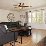 3 Bedroom Vacation Home Next To Silver Dollar City