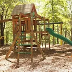 3 Bedroom Vacation Home Next To Silver Dollar City