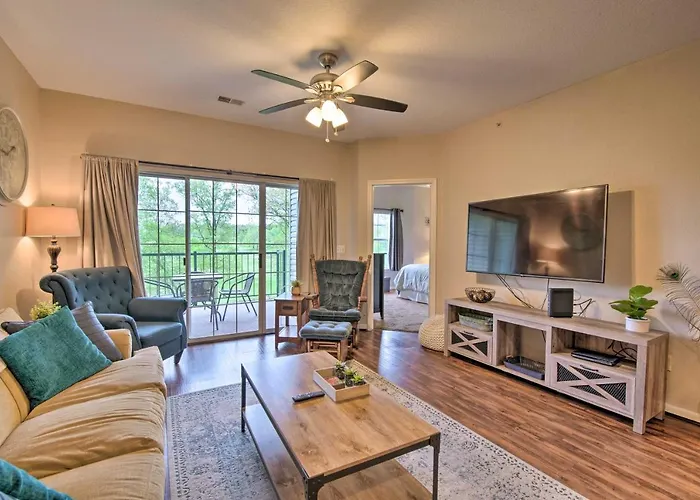 Spacious Condo About 4 Mi From Downtown Branson!