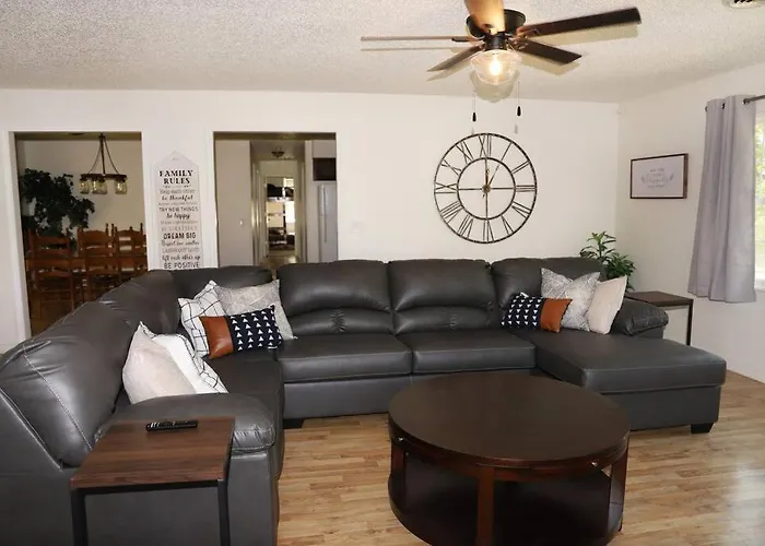 3 Bedroom Vacation Home Next To Silver Dollar City
