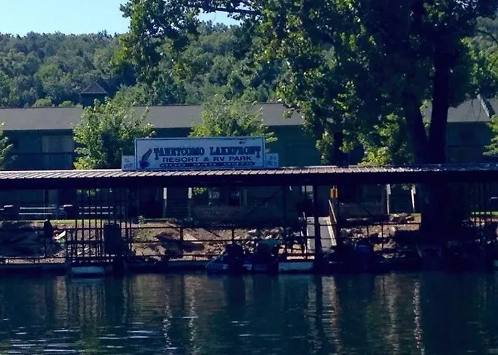Taneycomo Lakefront Resort