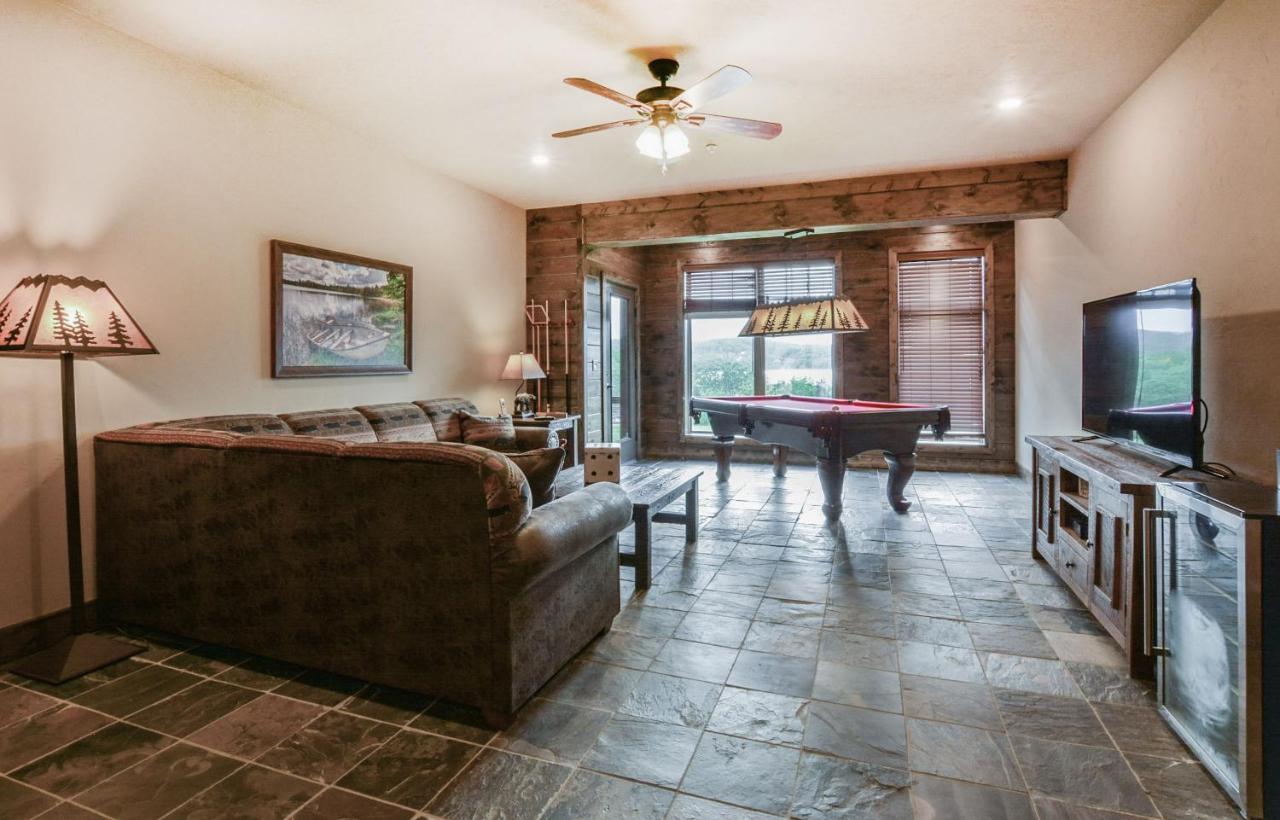 Holiday home Watermill Cove Luxury Lakefront Amazing Views Lazy River Huge Pool 2mi To Sdc
