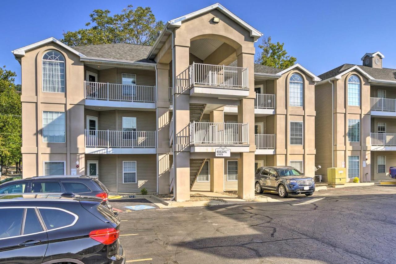 Modern Escape With Lake Taneycomo Views! Branson