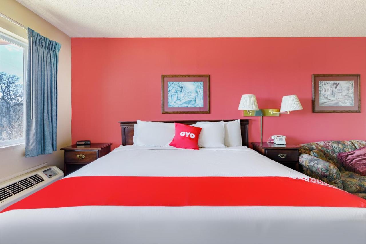 Hotel Oyo Hotel Branson Victorian Palace