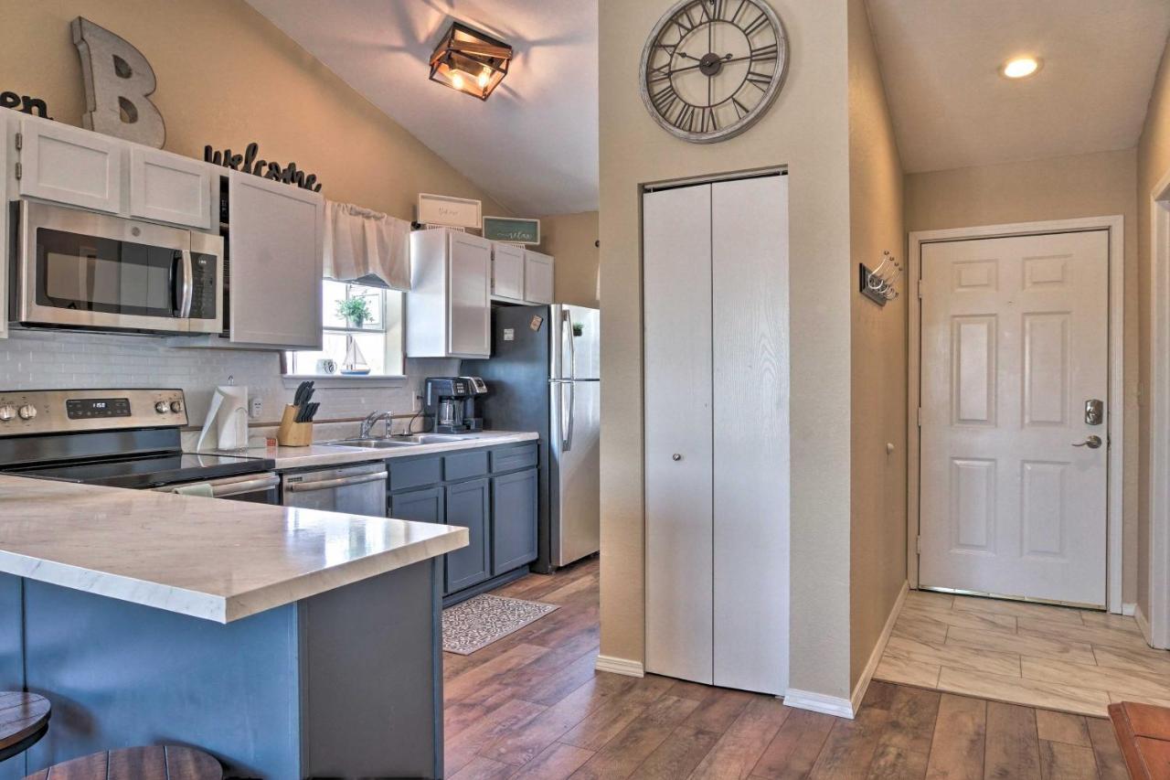 Apartment Modern Retreat With Deck And Mtn Views Near Sdc! *