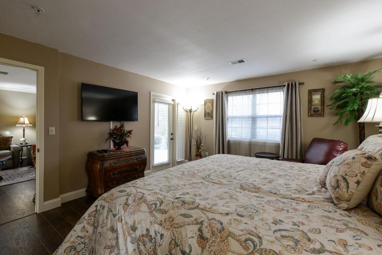 Aparthotel Thousand Hills Luxury Condos: Heart Of Retreat