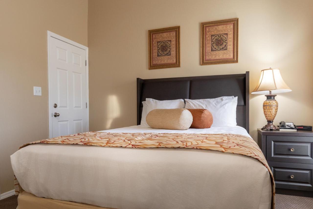 Surrey Vacation By Capital Vacations Hotel