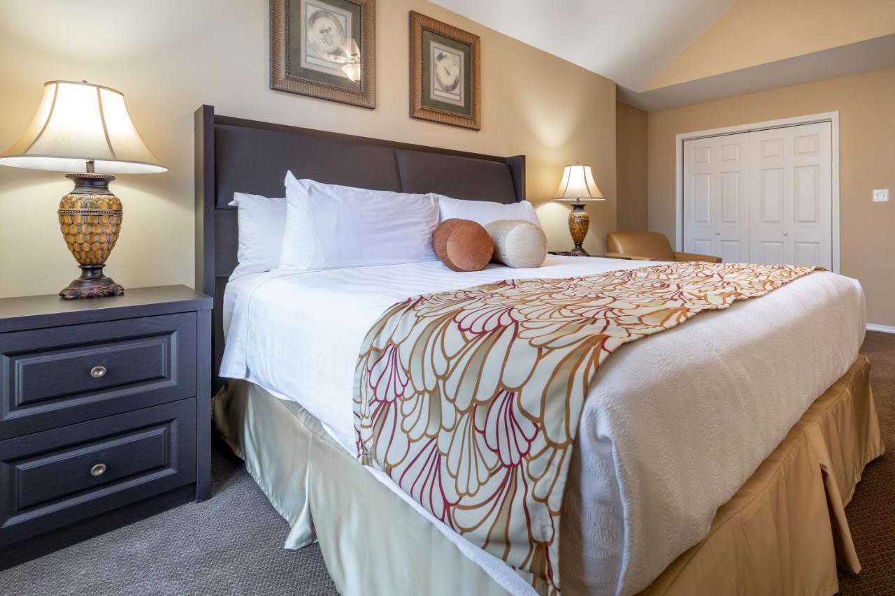 Surrey Vacation By Capital Vacations 3* Branson