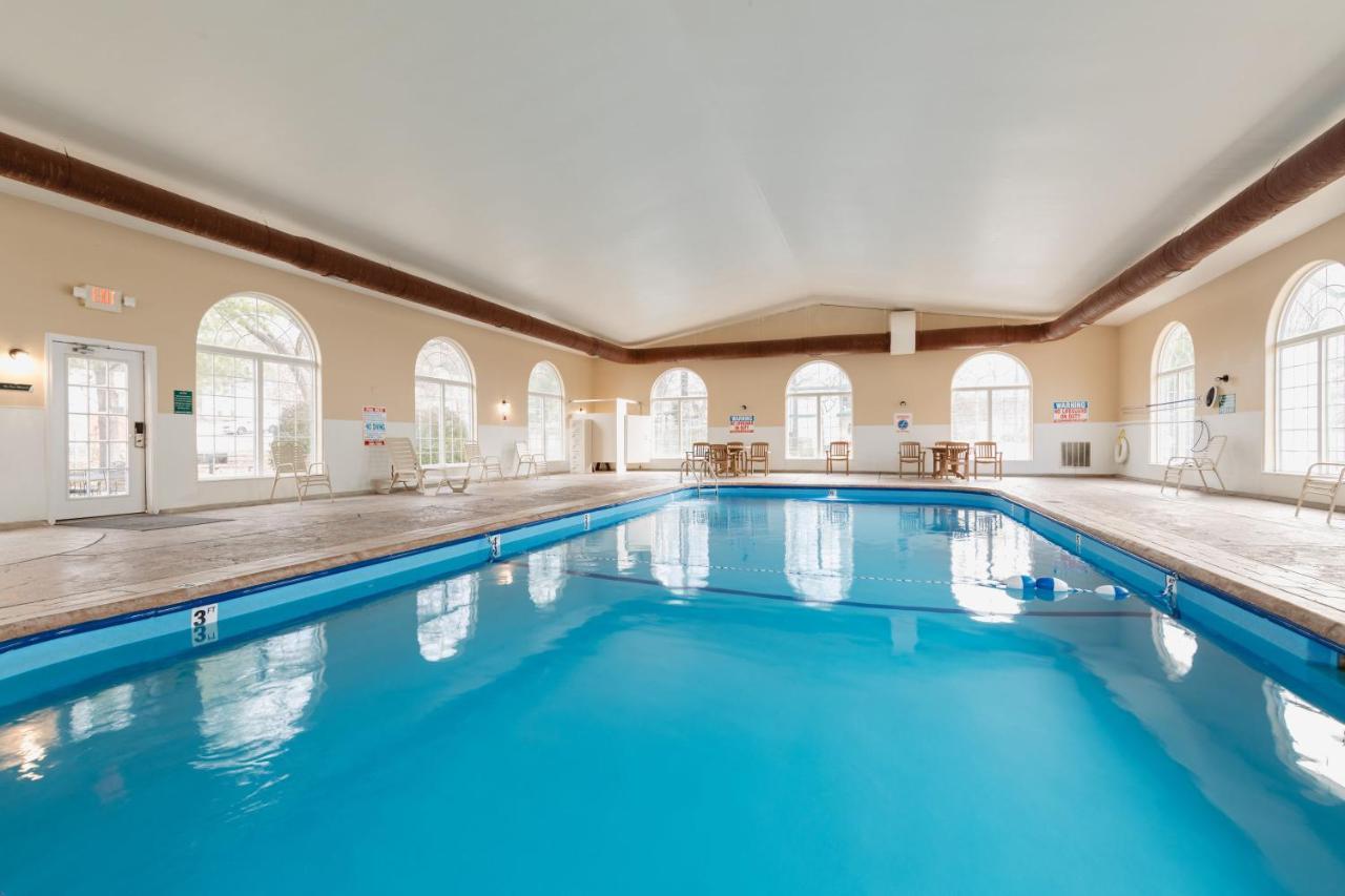 Hotel Surrey Vacation By Capital Vacations Branson