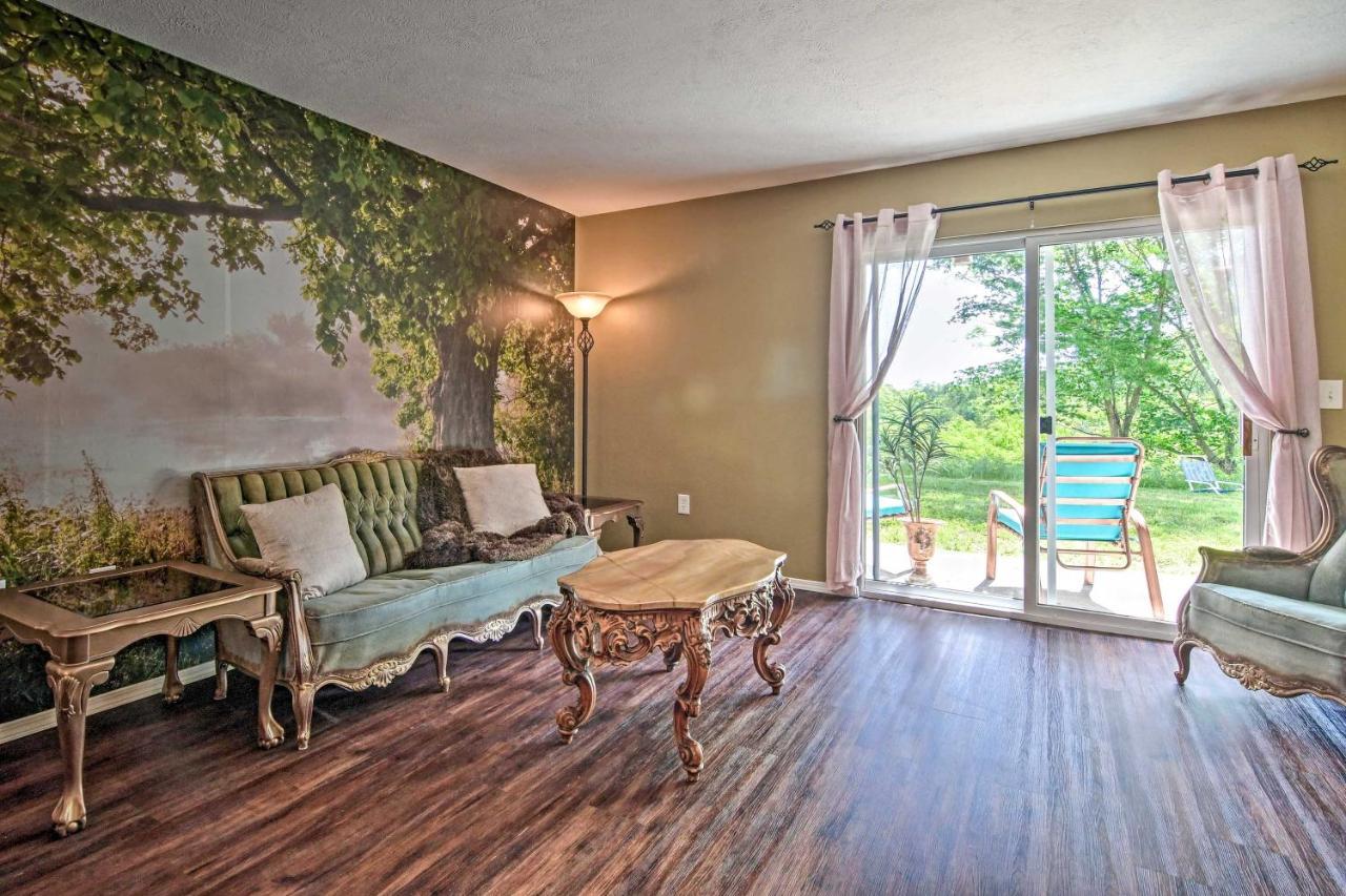 Grandmas Attic Centrally Located Vintage Condo! *