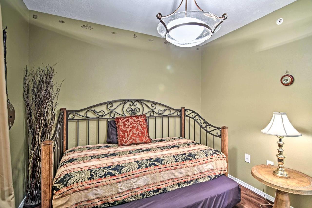 Grandmas Attic Centrally Located Vintage Condo! Apartment Branson