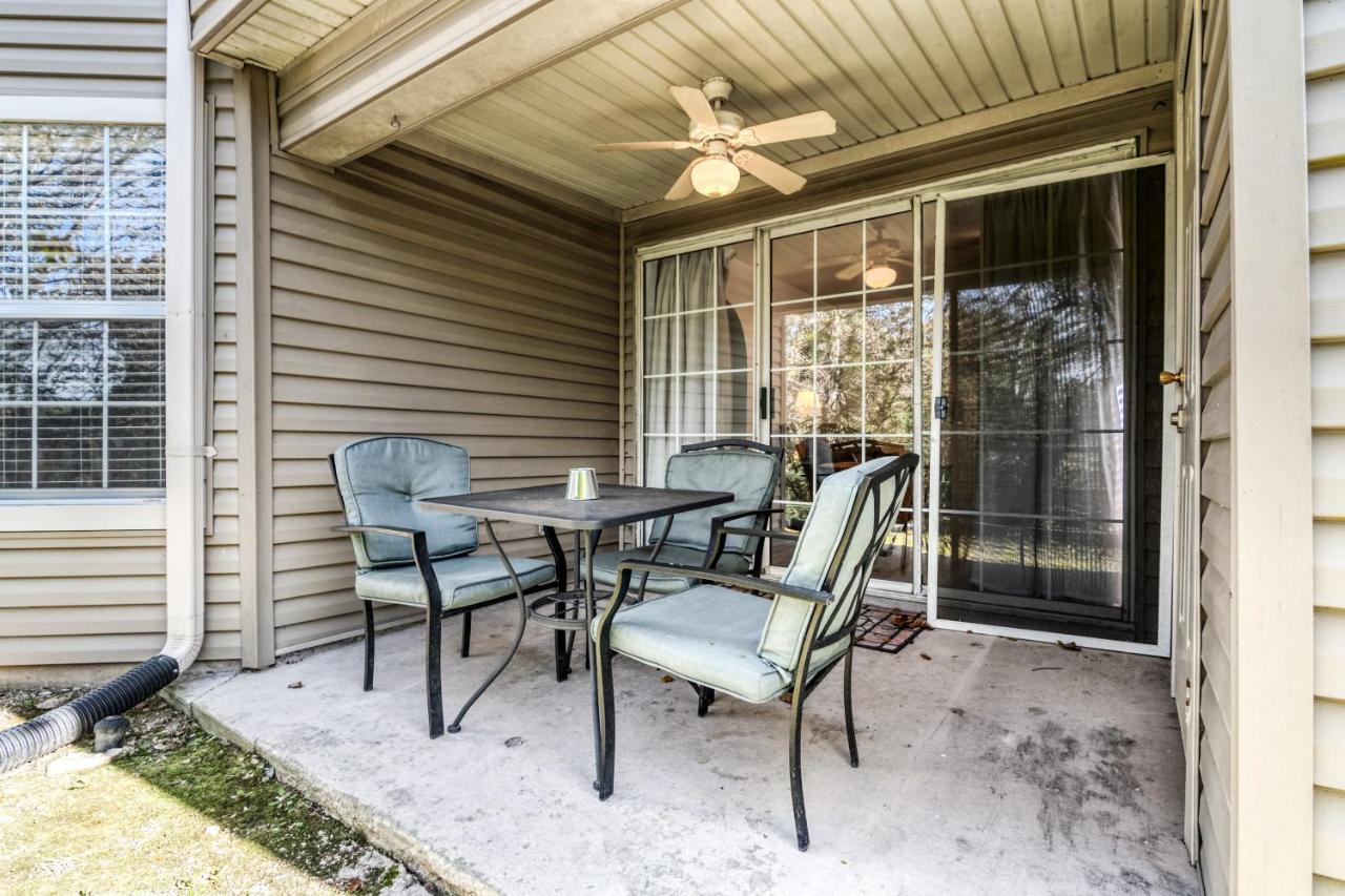 Quiet And Serene In Apartment Branson