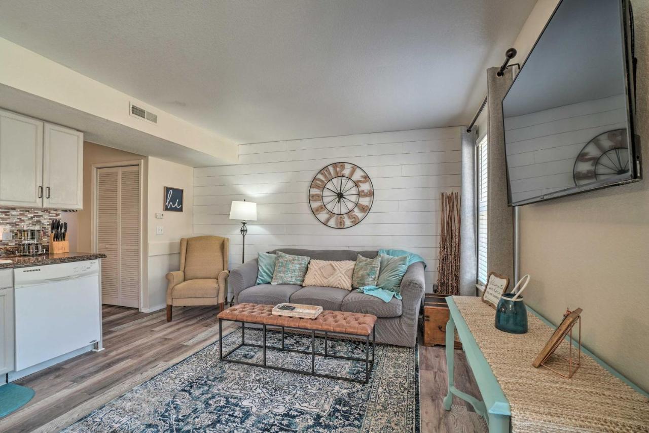 Centrally Located With Pool And Marina! Apartment Branson