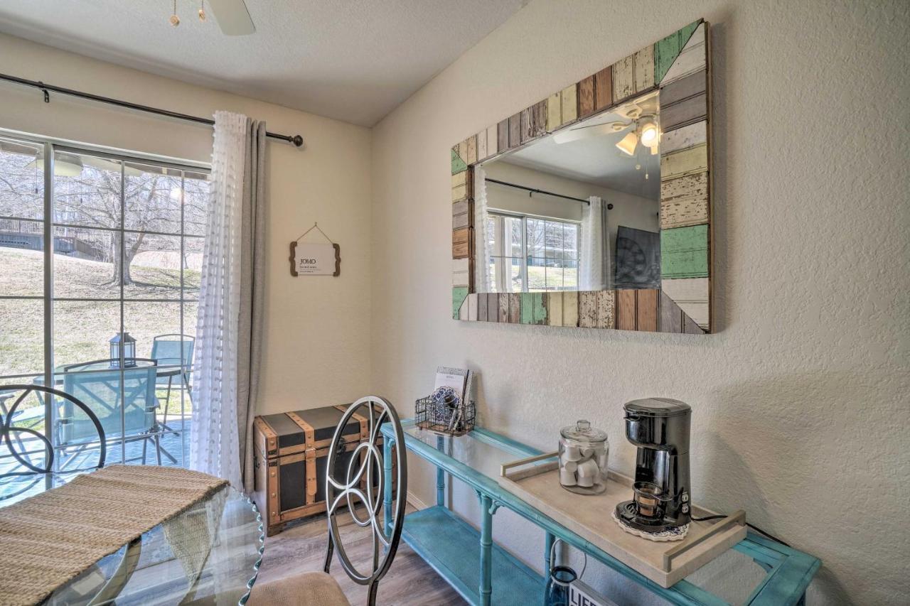 Centrally Located With Pool And Marina! * Branson