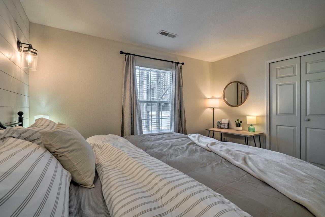 Centrally Located With Pool And Marina! *